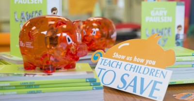 Piggy Banks with Teach Children to Save